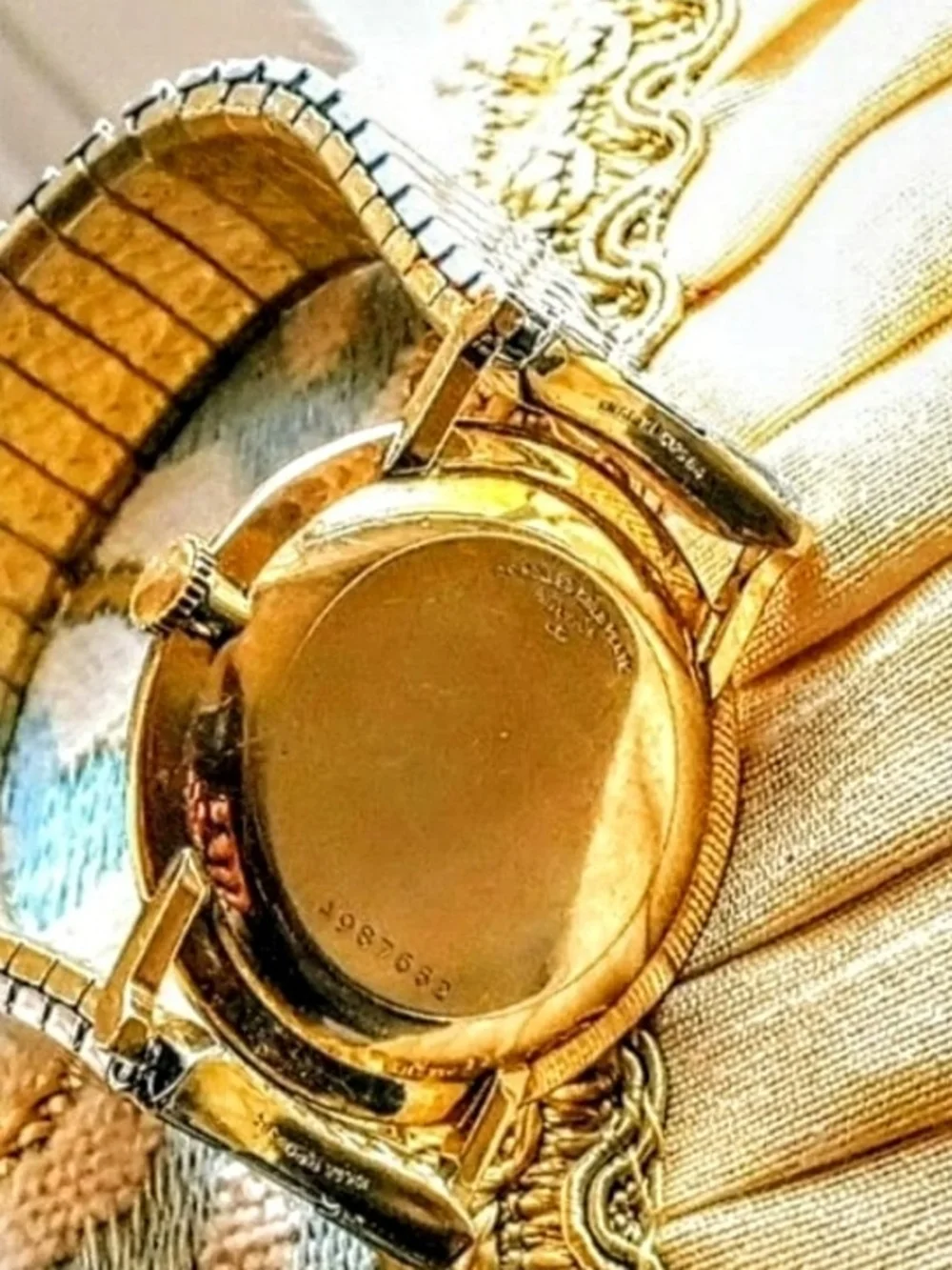 Bulova Presidential Watch 14 R Gold- Vintage Wristwatch - Gold.